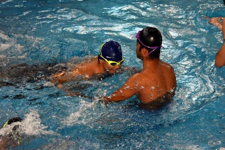 Manisa’da Engeller Kulaç Atarak Aşılıyor G5