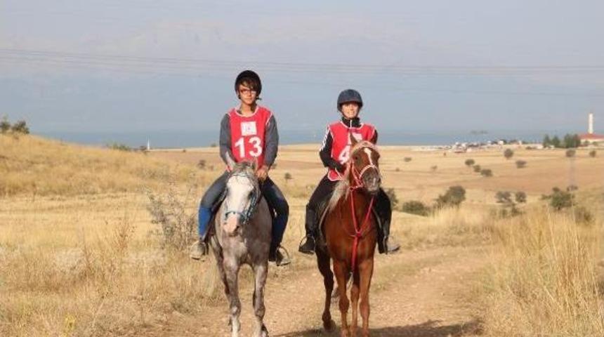 At Yarışında Tarih Yeniden Canlandı