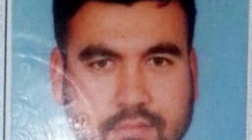 Abisinin Nişanına Gittiği Sırada Trenin &Ccedil;arptığı Gen&ccedil; &Ouml;ld&uuml;