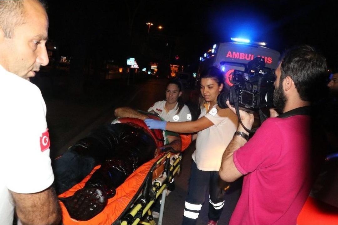 Adana&rsquo;da Restaurant&rsquo;ta Silahlı Kavga: 2 &Ouml;l&uuml; 3 Yaralı