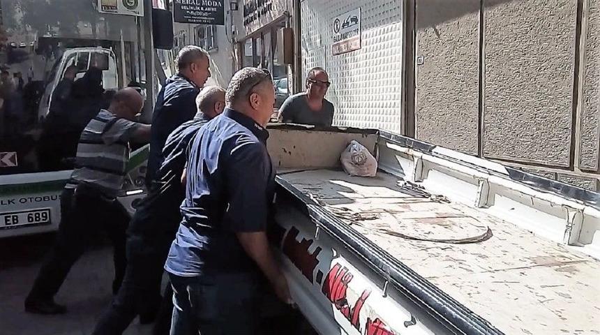 (&ouml;zel Haber) Trafiği Fel&ccedil; Eden Araca Yaptıkları Şok Etti