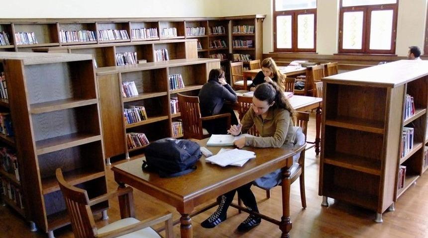 Aydın&rsquo;da K&uuml;t&uuml;phaneye Giden Kişi Sayısı Y&uuml;zde 16 Azaldı