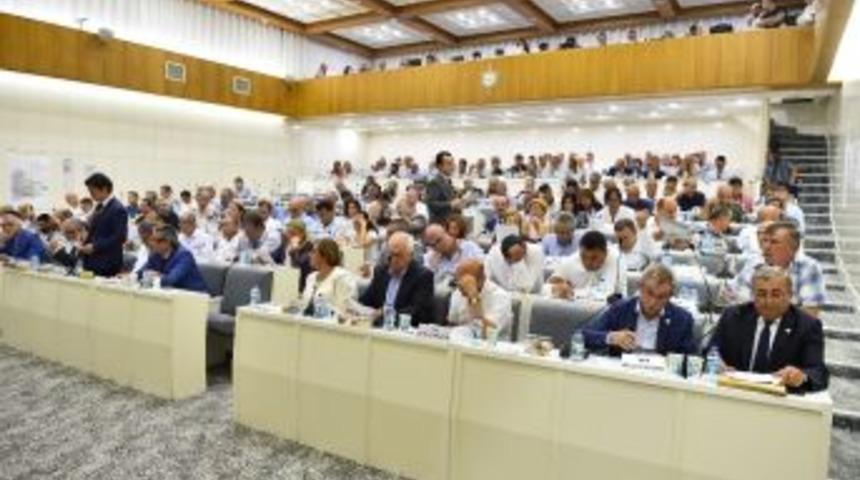 Smyrna Meclisi&rsquo;nden B&uuml;y&uuml;kşehir Meclisi&rsquo;ne