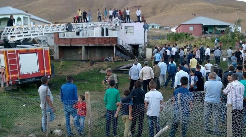 Karlıova&rsquo;da Ev Yangını