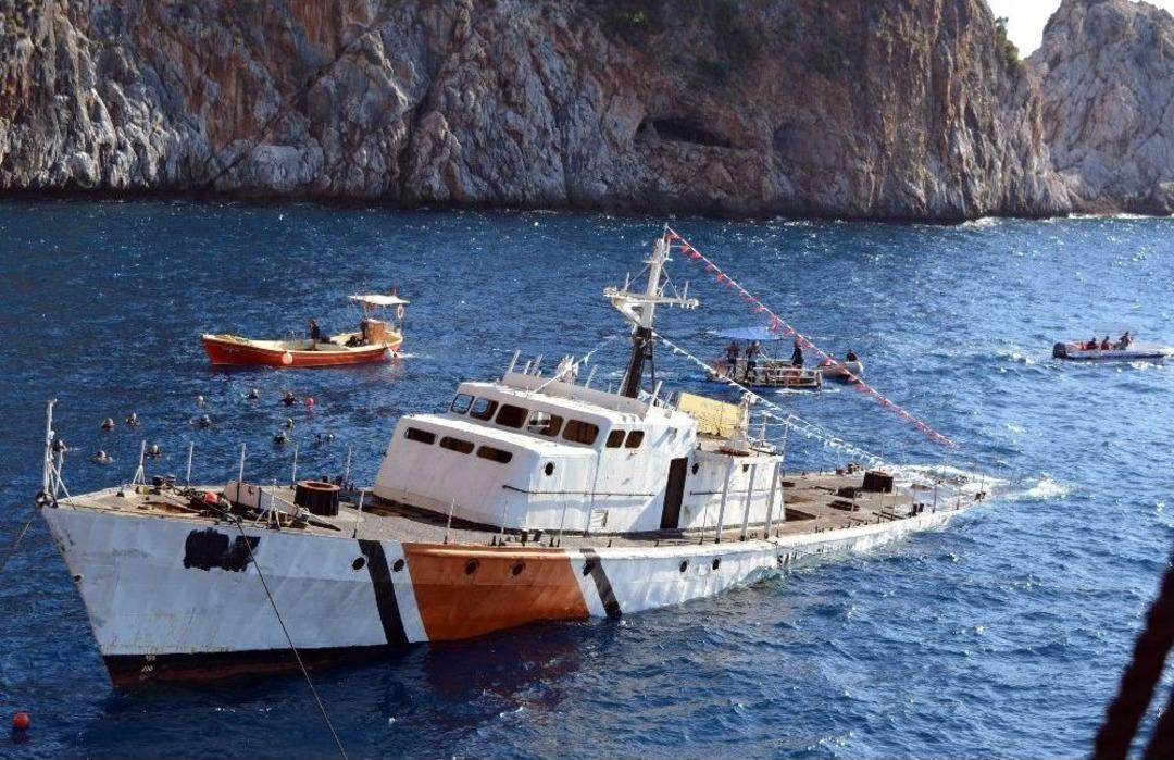 Sahil G&uuml;venlik Gemisi Dalış Turizmi İ&ccedil;in Batırıldı