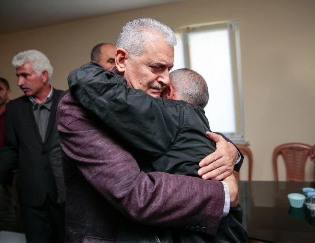 Başbakan Yıldırım&rsquo;dan Helin Paland&ouml;ken&rsquo;in Babasına Taziye Ziyareti