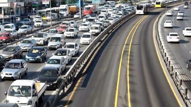 Metrob&uuml;s Yollarına Yeni Bariyerler Yerleştirme &Ccedil;alışmalarında Sona Yaklaşıldı 3