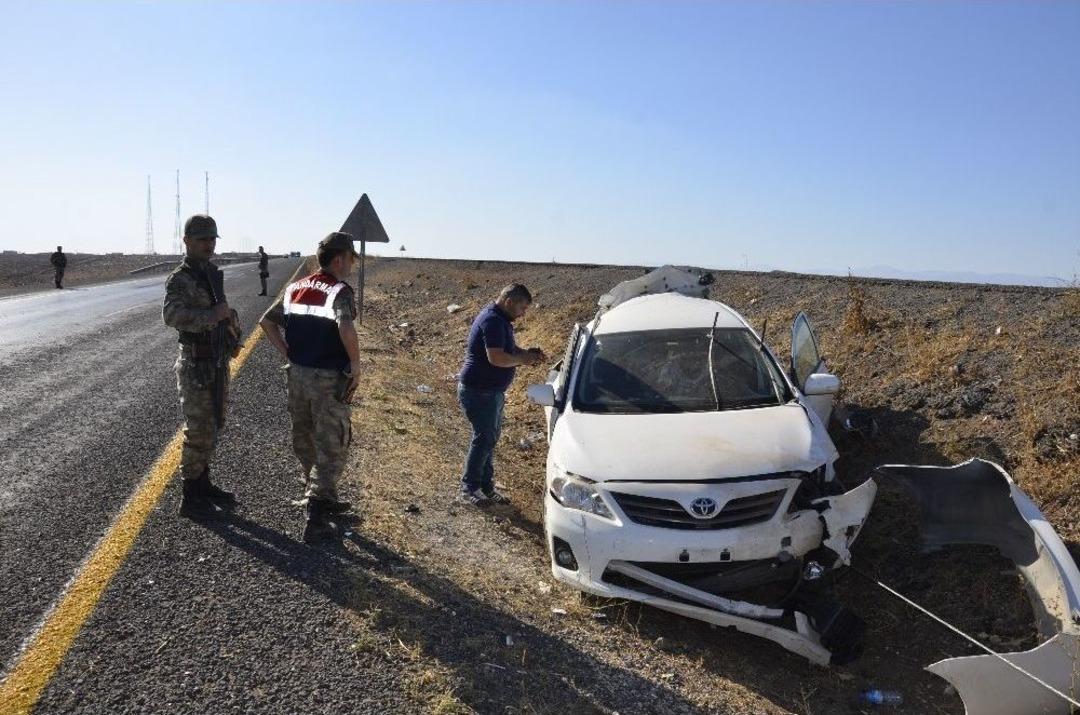 Şanlıurfa&rsquo;da Otomobil Takla Attı: 3 Yaralı