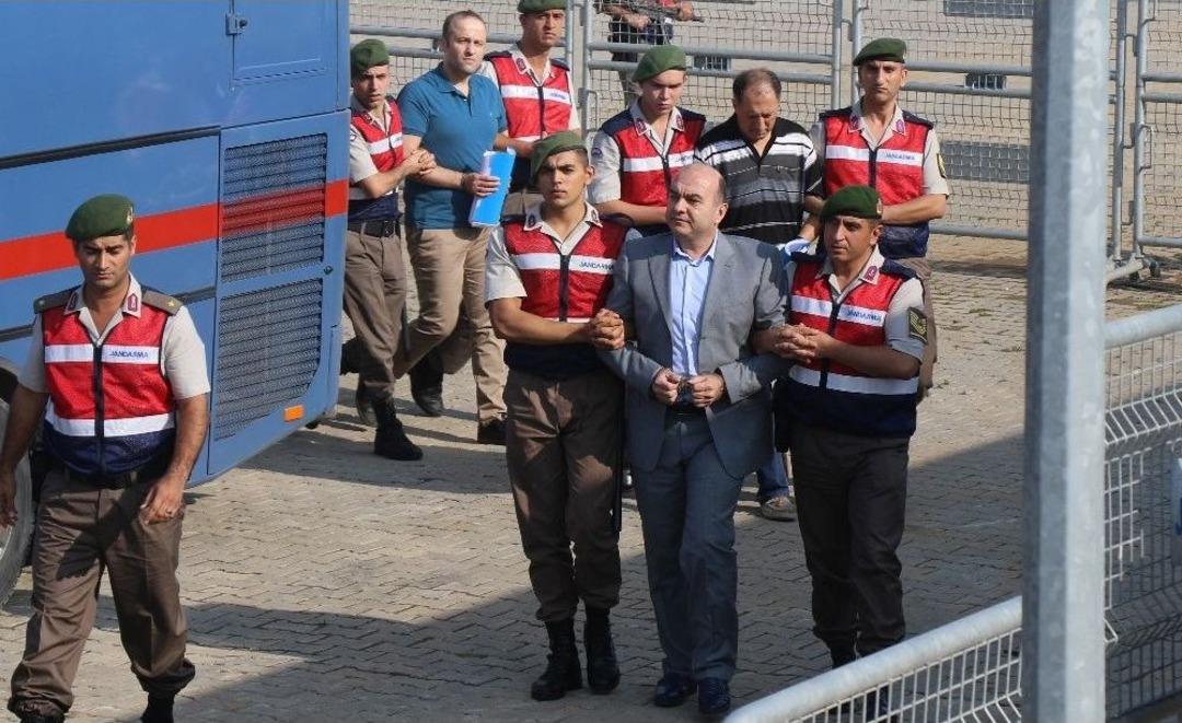 Fet&ouml;&rsquo;n&uuml;n 92 Sanıklı Donanma Davası Başladı