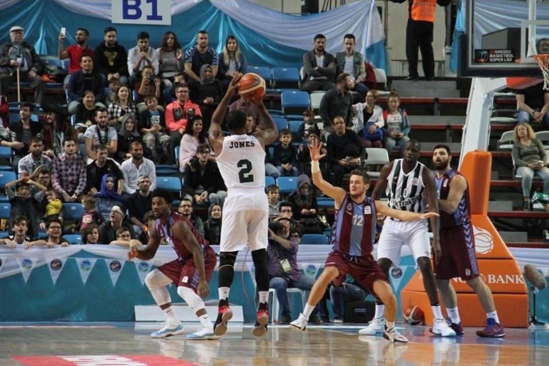Sakarya B&uuml;y&uuml;kşehir Basket&rsquo;ten Tarihi Galibiyet