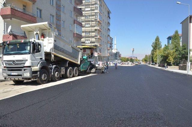 Palandöken Belediyesi’nde Asfalt Sezonu Bitmiyor