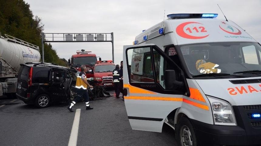 Otomobil Mobese Direğine &Ccedil;arpıp Takla Attı: 1 Yaralı