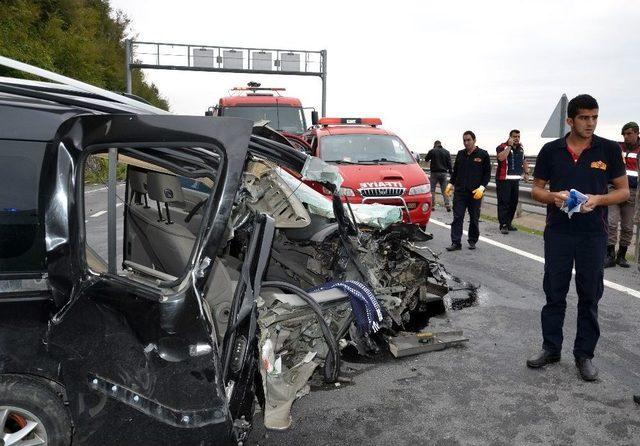 Otomobil Mobese Direğine Çarpıp Takla Attı: 1 Yaralı