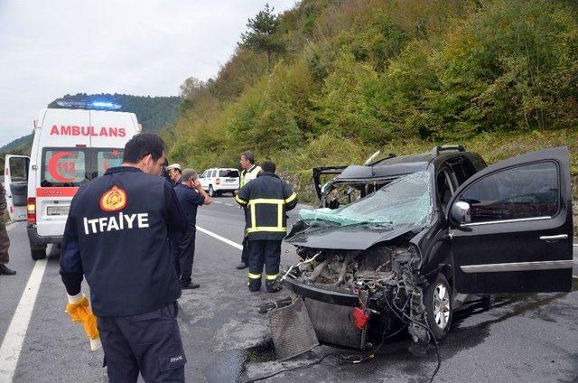 Otomobil Mobese Direğine Çarpıp Takla Attı: 1 Yaralı