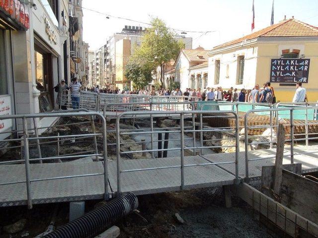(&ouml;zel Haber) İstiklal Caddesi&rsquo;ni Fareler Bastı 1