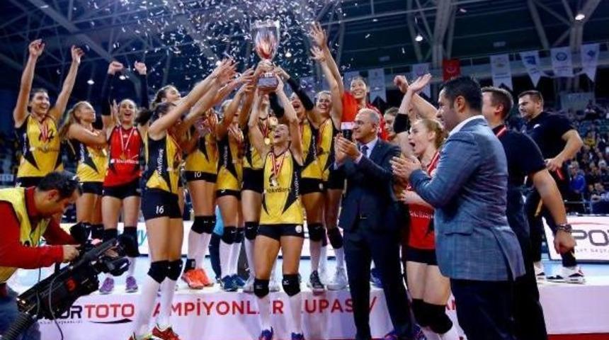 Spor Toto Kadınlar Şampiyonlar Kupası Vakıfbank'ın Oldu