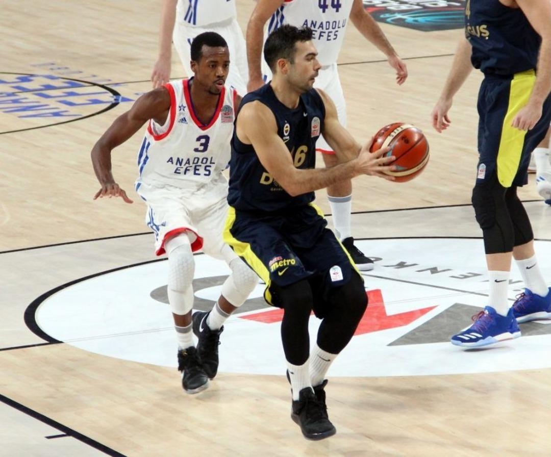 Tahincioğlu Basketbol S&uuml;per Ligi: Anadolu Efes: 84 - Fenerbah&ccedil;e Doğuş: 80