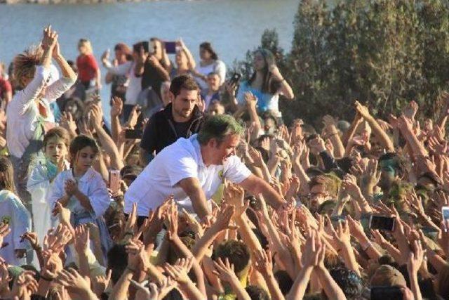 Gençler Renklerin Festivali'nde Buluştu