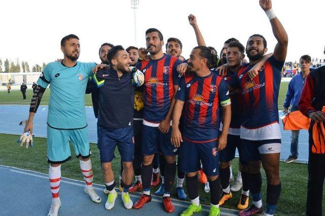 Bal: Anadolu Kırıkkalespor: 2 - 1074 &Ccedil;ankırıspor:1 1