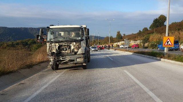 Kamyona &Ccedil;arpan Kadın S&uuml;r&uuml;c&uuml; Hayatını Kaybetti 2