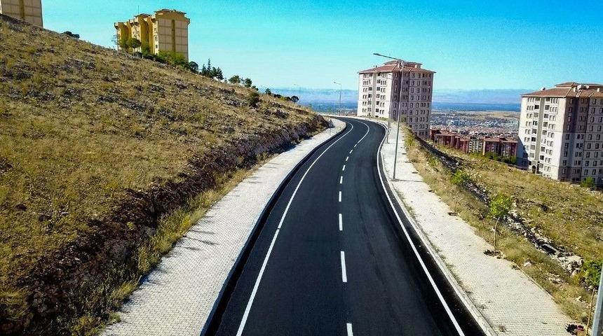 2 Kilometrelik Asfalt &Ccedil;alışmasında 6 Bin Ton Malzemesi Kullandı