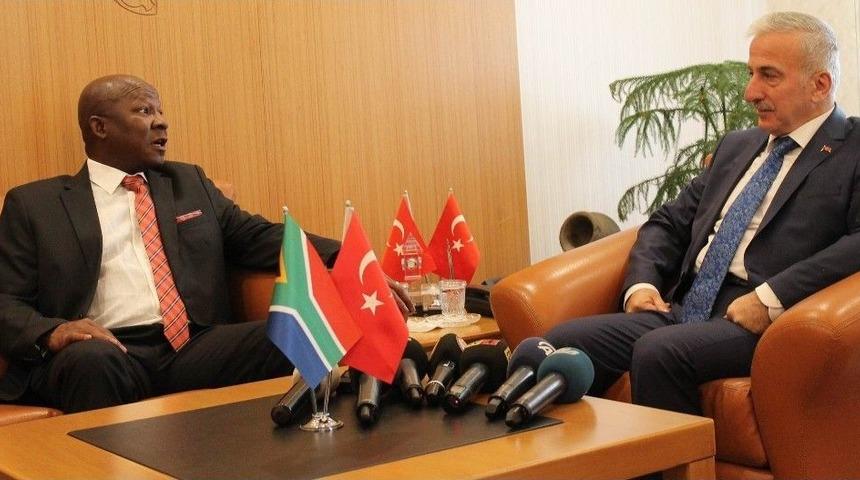 G&uuml;ney Afrika Cumhuriyeti B&uuml;y&uuml;kel&ccedil;isi Vali Kam&ccedil;ı&rsquo;yı Ziyaret Etti