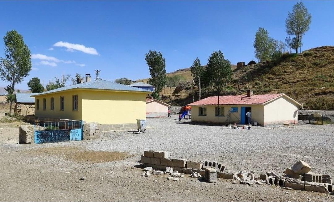 B&uuml;y&uuml;kşehir Belediyesinden Okul Onarım Seferberliği