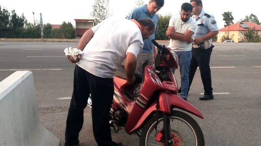 Motosiklet Hırsızlarını G&uuml;venlik Kamerası Ele Verdi