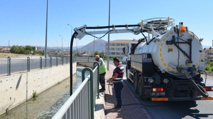 Taşkın Su Kanalları İle Yağışlı G&uuml;nler Kabul Olmaktan &Ccedil;ıktı