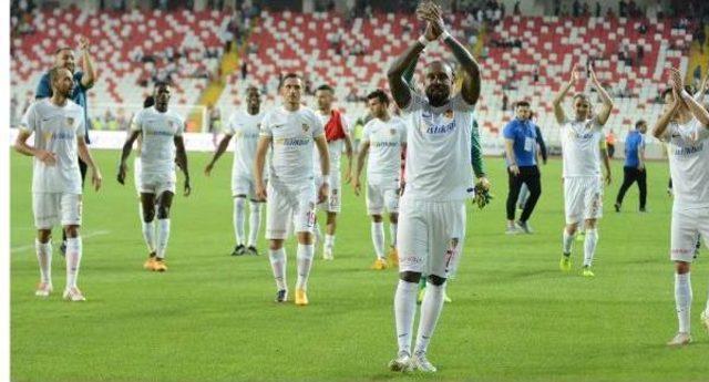 Kayserispor'da Kadro Oluşturmakta Zorlanıyor