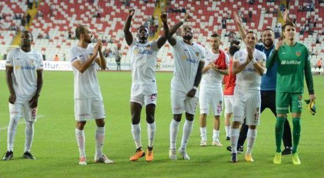 Kayserispor'da Kadro Oluşturmakta Zorlanıyor