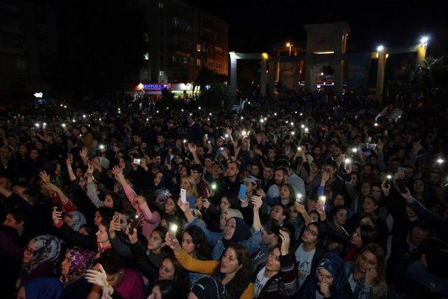 Soner Sarıkabadayı Darıcalılar’ı Coşturdu