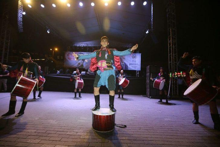 Yenimahalle Meydan’a Aktı, Haluk Levent On Binlerle Söyledi G1