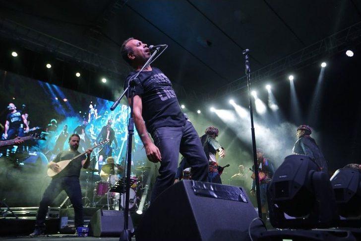 Yenimahalle Meydan’a Aktı, Haluk Levent On Binlerle Söyledi G5