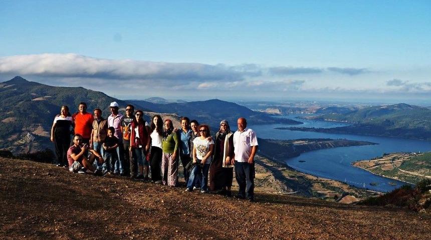 Kapıkaya Doğa Y&uuml;r&uuml;y&uuml;ş&uuml; Ve K&uuml;lt&uuml;r Gezisi Yapıldı