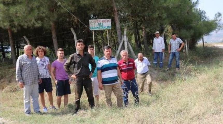 Mezarlığın Satılmasına Tepki G&ouml;sterdiler&nbsp;