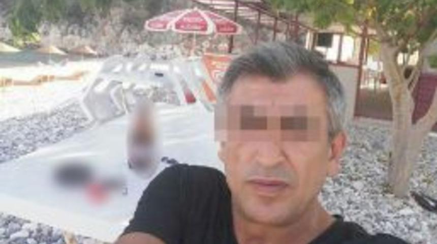 G&uuml;rcistanlı Kadını 6 Yerinden Bı&ccedil;aklayıp Boğazını Kesti