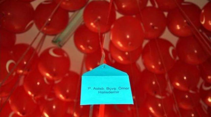 G&ouml;ky&uuml;z&uuml;ne 15 Temmuz Şehitlerinin Isimlerini U&ccedil;urarak, Okula Başladılar