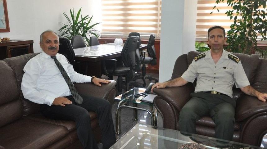 Din&ccedil;er; "jandarmayla S&uuml;rekli İ&ccedil; İ&ccedil;eyiz"