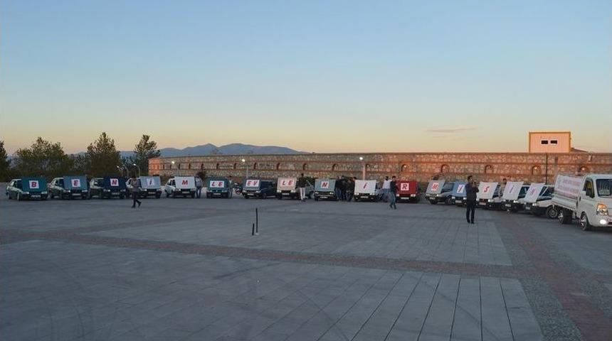 Manisa&rsquo;da 16 Ara&ccedil;la Evlilik Teklifi