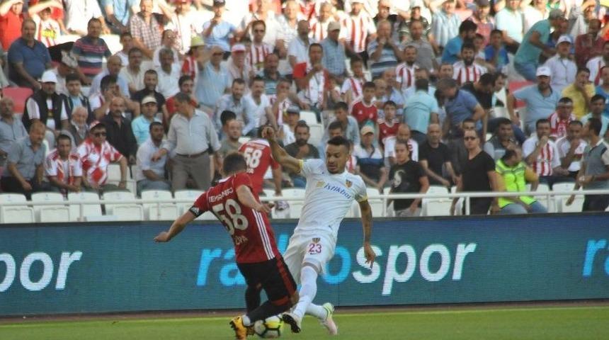 Kayserispor İlk Yarıyı Seviyor