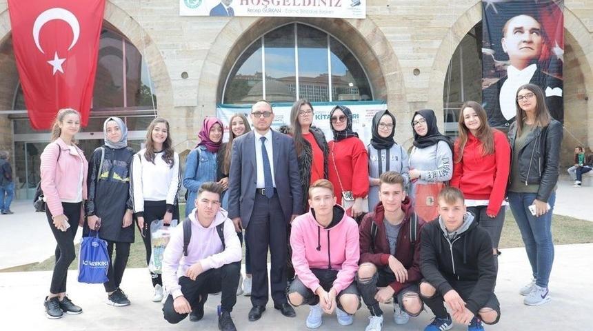 Edirne Kitap Fuarı Yazarlara Ev Sahipliği Yapmaya Devam Ediyor