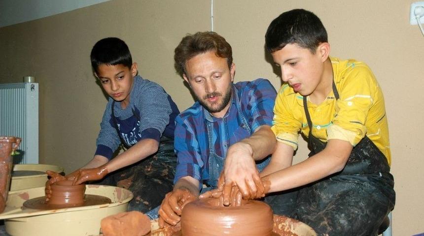 (&ouml;zel Haber) Kendisi Gibi Engellilerle Engelleri Aşıyor