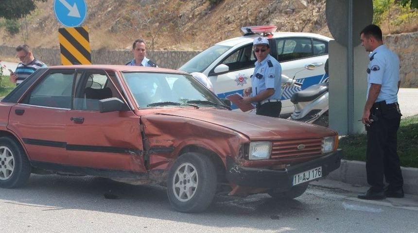 Bilecik&rsquo;te Trafik Kazası : 2 Yaralı