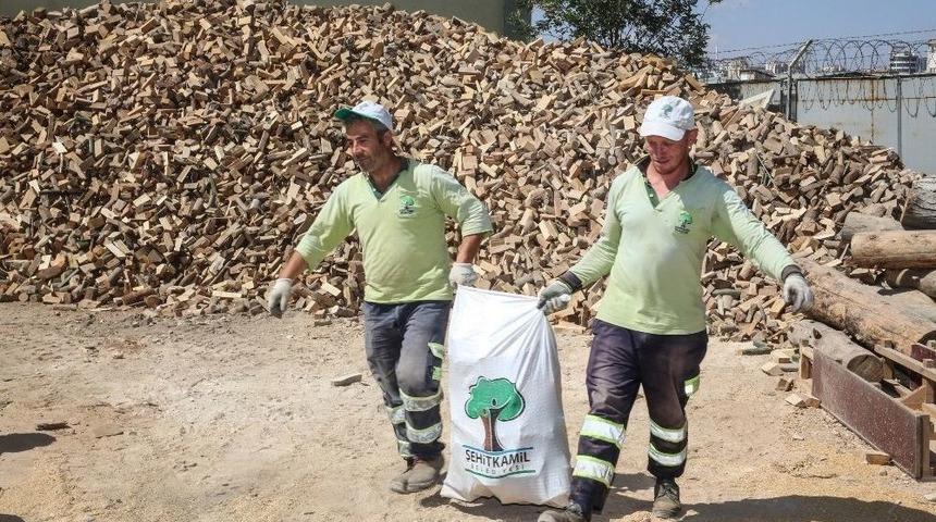 Dar Gelirli Ailelere Kışlık Yakacak