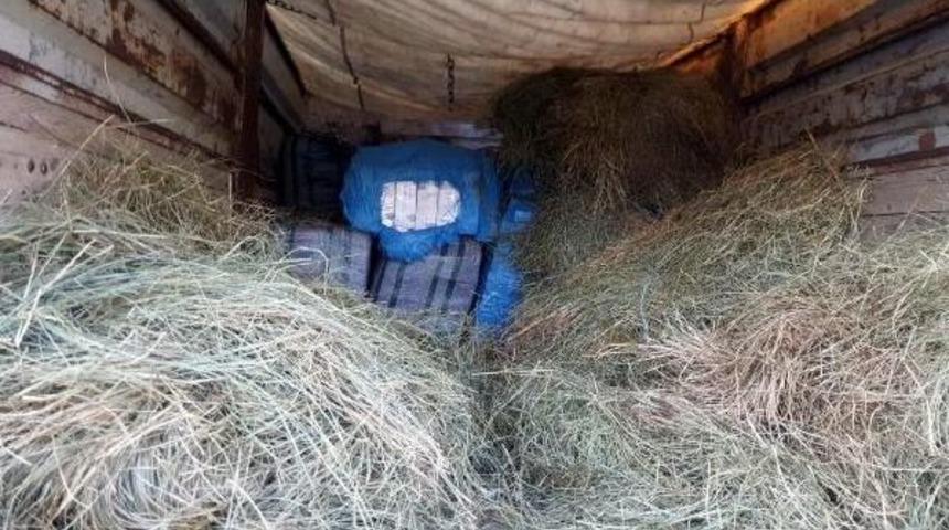 Van'da 48 Bin 910 Paket Ka&ccedil;ak Sigara Ele Ge&ccedil;irildi