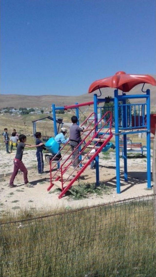 &Ccedil;aldıran&rsquo;da 20 &Ccedil;ocuk Eğlence Parkı Hizmete Sunuldu 3