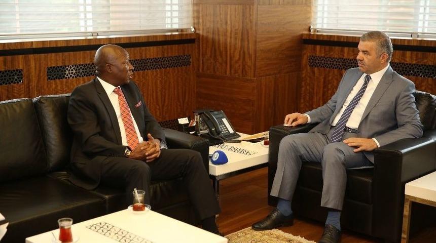 G&uuml;ney Afrika B&uuml;y&uuml;kel&ccedil;isi, Başkan &Ccedil;elik&rsquo;i Ziyaret Etti