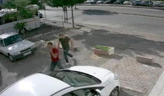  annemi Arayacağım  Deyip, Engelli Gencin Telefonunu &Ccedil;aldı 2