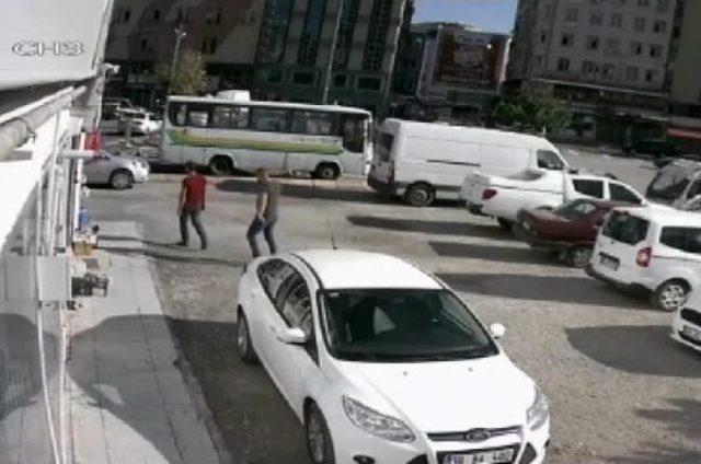  annemi Arayacağım  Deyip, Engelli Gencin Telefonunu &Ccedil;aldı 3